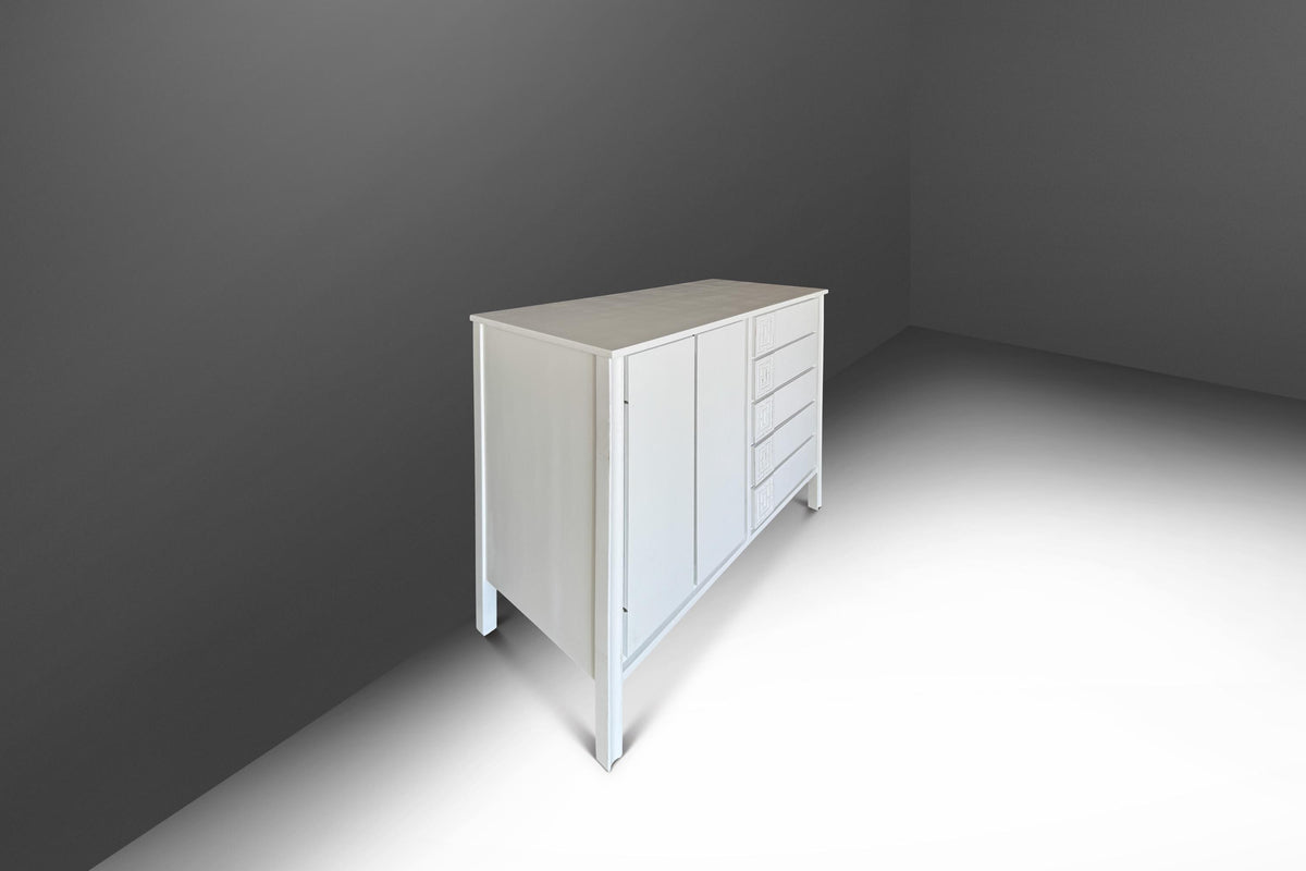 Mid-Century Modern Gentlemen's Dresser / Chest of Drawers in Walnut by