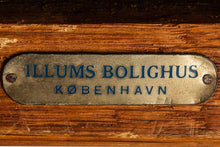 Load image into Gallery viewer, Set of Eight (8) Bespoke CH24 Wishbone Dining Chairs in Oak and Leather by Hans Wegner for Carl Hansen & Søn, Denmark, c. 1960s-ABT Modern