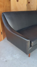 Load and play video in Gallery viewer, Mid-Century Modern Low Profile "Matador" Style Four-Seater Sofa in the Manner of Aage Christiansen, USA, c. 1960s