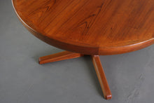Load image into Gallery viewer, Scandinavian Teak Extendable Dining Table with Central Leg by Ib Kofod Larsen for Faarup Møbelfabrik, 1960s-ABT Modern