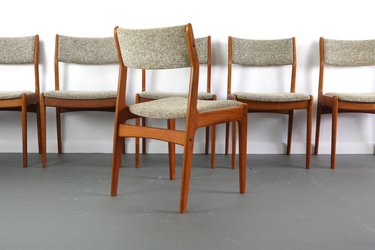 Set of 6 Mid Century Modern Teak Dining Chairs by Johannes Andersen fo