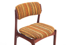 Load image into Gallery viewer, Set of Six (6) Erik Buch Model 49 Dining Chairs for Oddense Maskinsnedkeri A-S in Original Knit Upholstery-ABT Modern