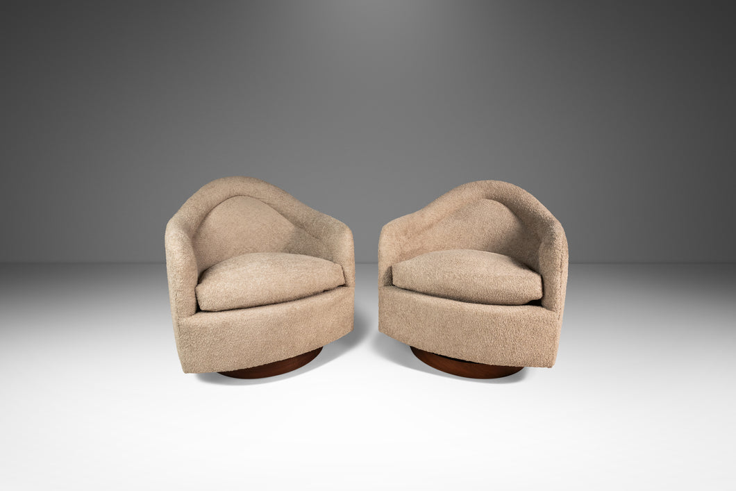 Set of Two ( 2 ) Mid-Century Modern Swivel Tub Chairs by Adrian Pearsall for Craft Associates in Sand Bouclé Upholstery, USA, c. 1960s