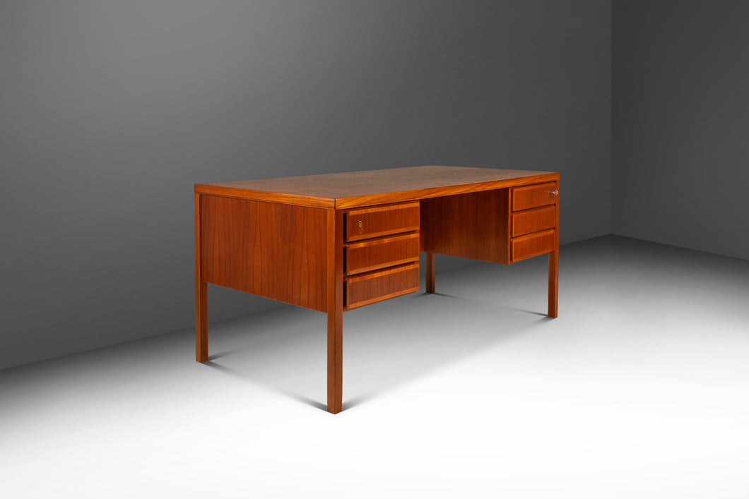 Mid-Century Danish Modern Model 77 Executive Desk in Teak by Gunni Omann for Oman Junn, Denmark, c. 1950s-ABT Modern