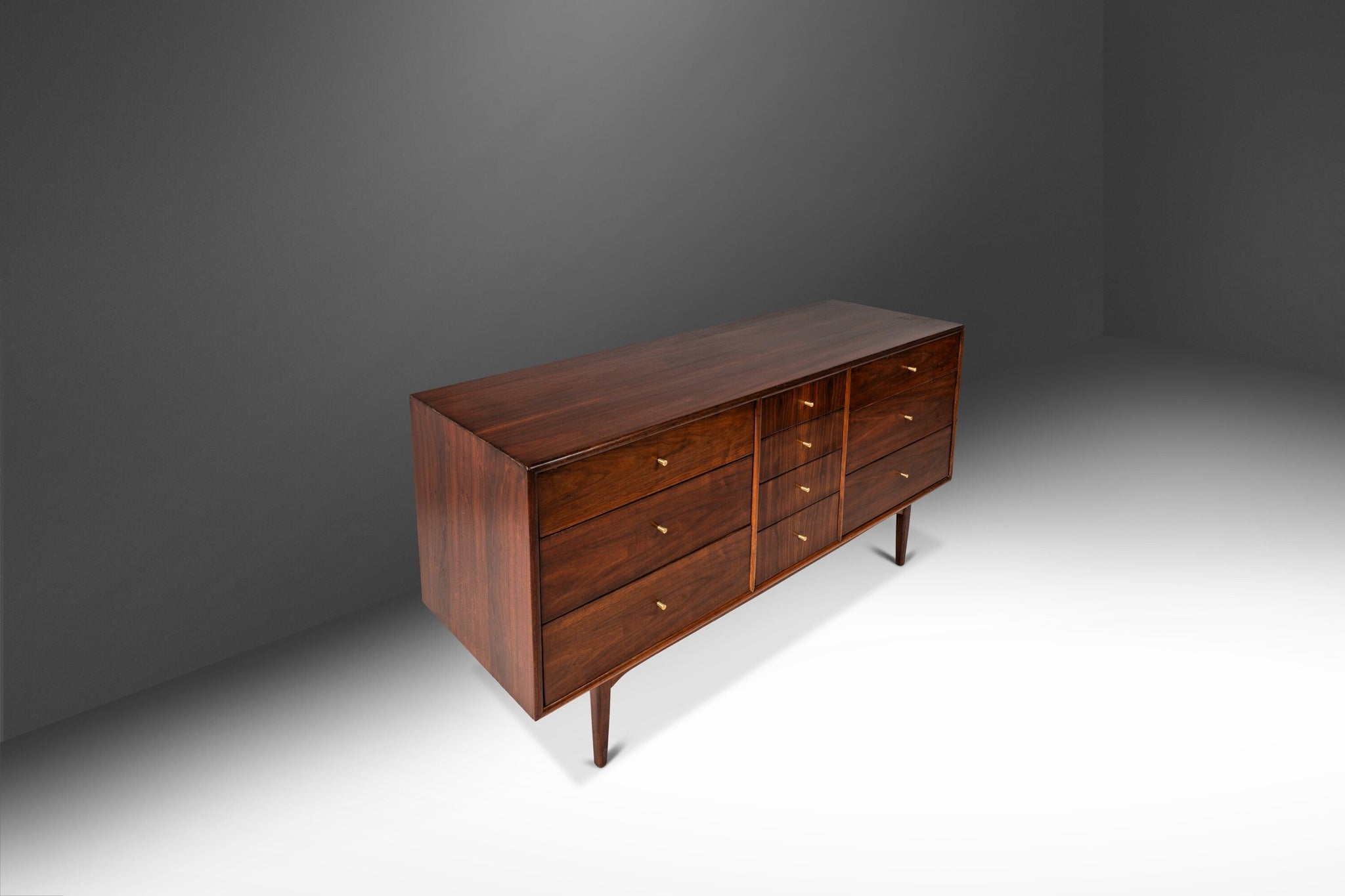 Mid-Century Modern 10-Drawer Dresser / Credenza / Sideboard in Walnut