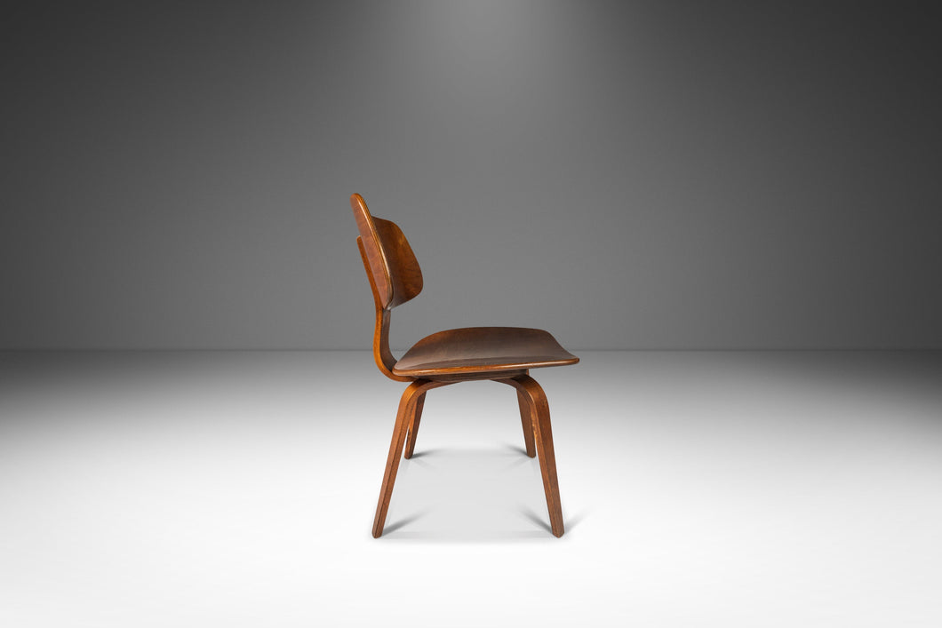 Mid-Century Modern Bentwood Desk Chair / Dining Chair in Aged Walnut by Thonet, USA, c. 1970s-ABT Modern
