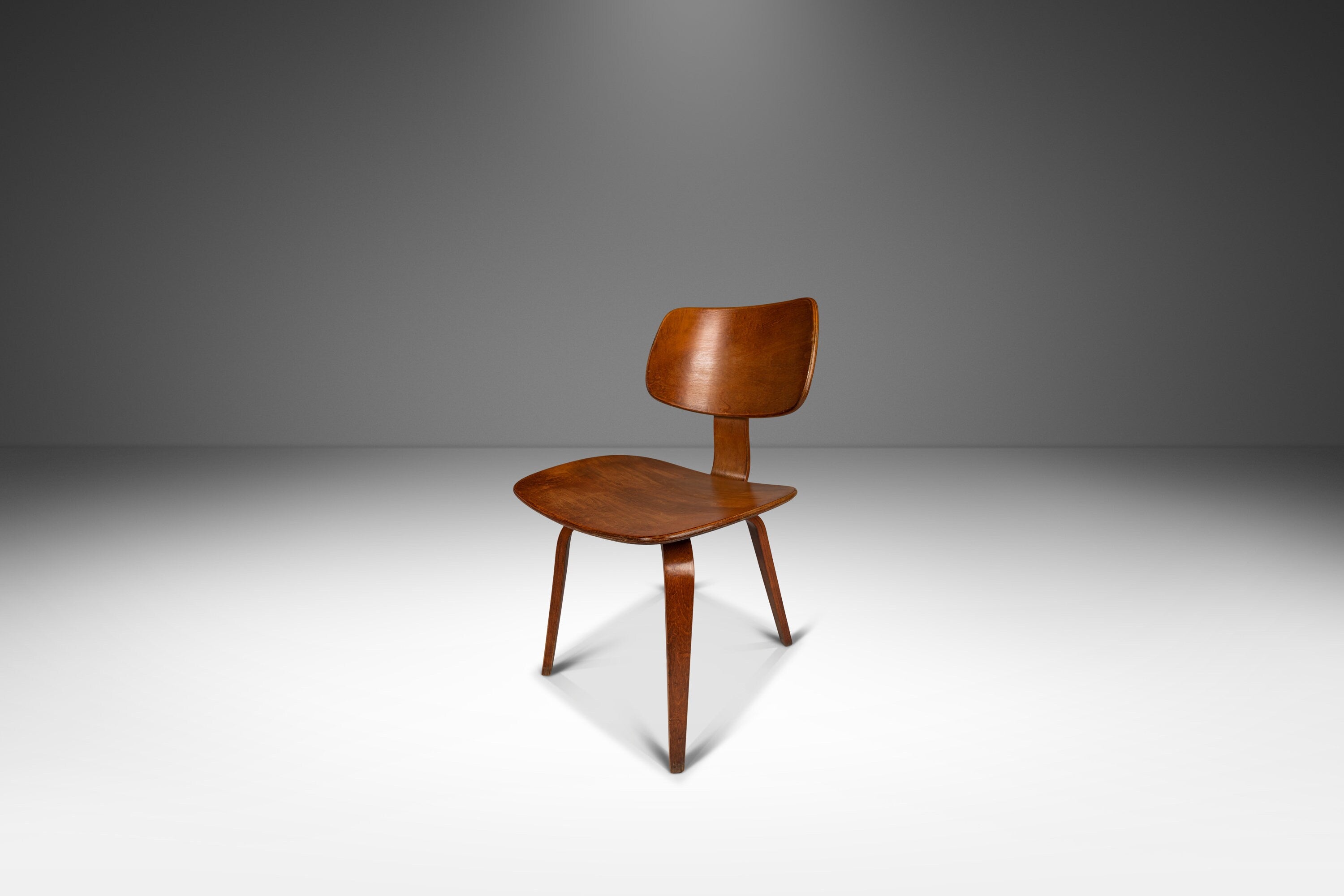 Mid-Century Modern Bentwood Desk Chair / Dining Chair in Walnut by Tho