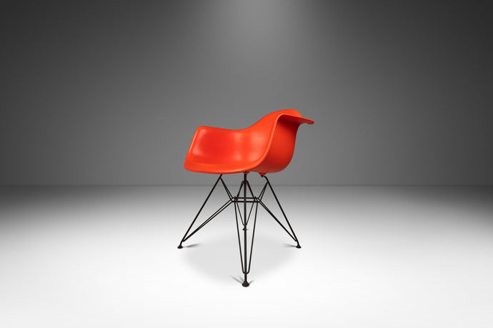 Mid-Century Modern DAR Eiffel Base Lounge Chair by Charles & Ray Eames for Herman Miller, USA, c. 2000's-ABT Modern