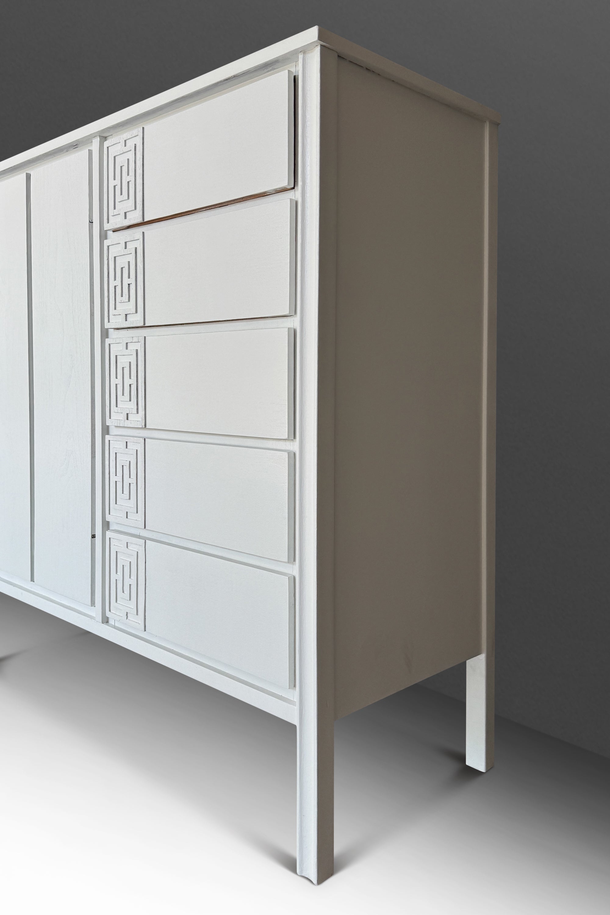 Mid-Century Modern Gentlemen's Dresser / Chest of Drawers in Walnut by