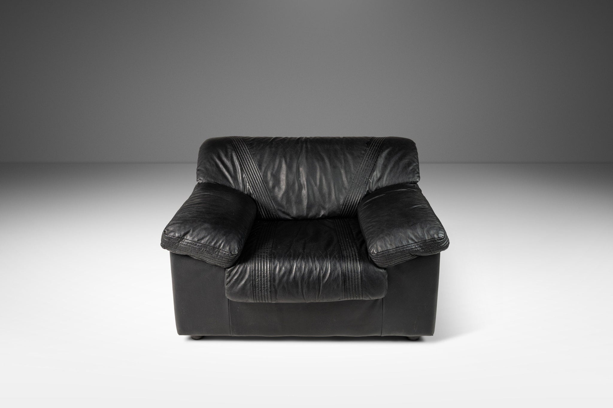 Post Modern Lounge Chair in Orignal Leather by Natuzzi Attributed to P