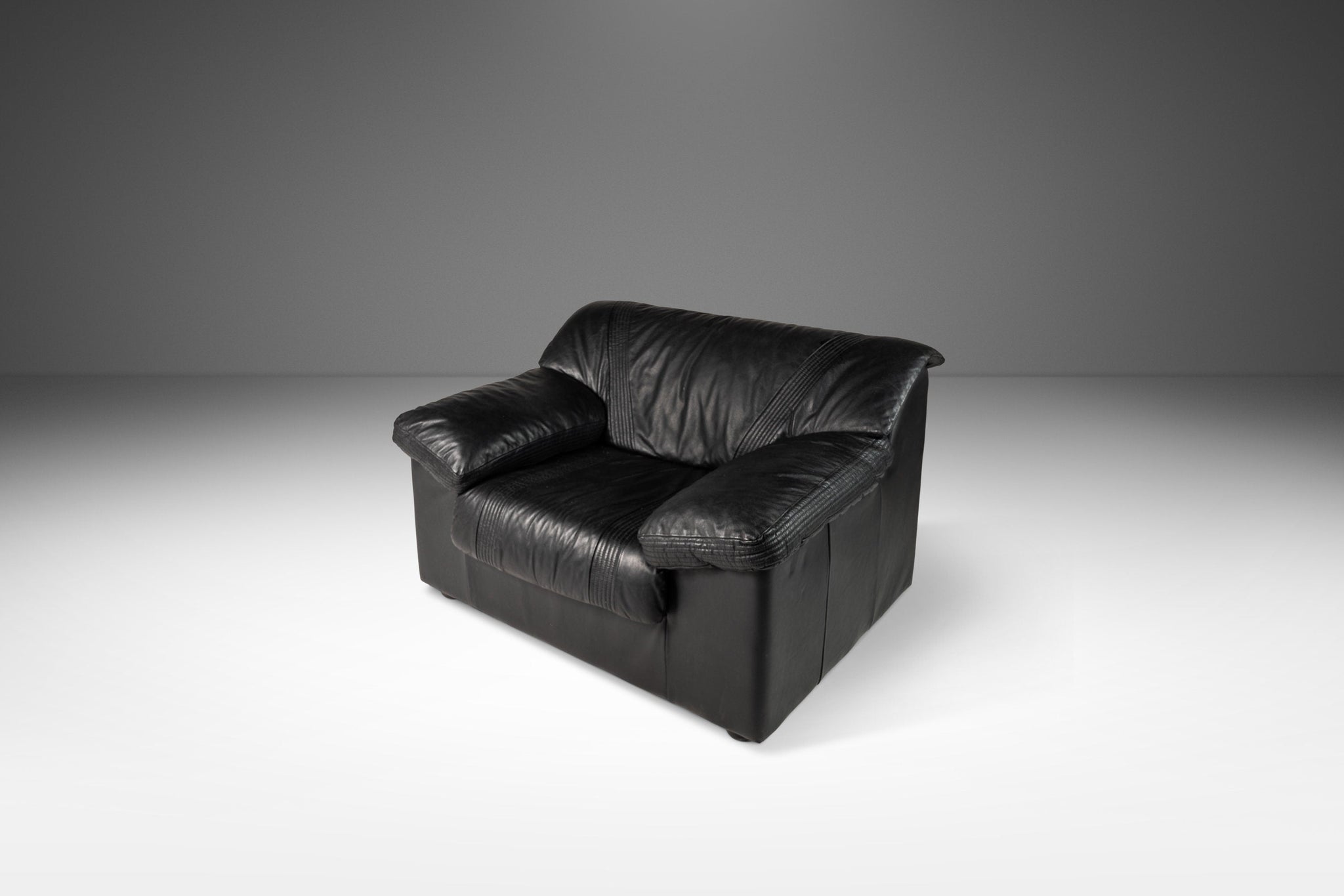 Post Modern Lounge Chair in Orignal Leather by Natuzzi Attributed to P
