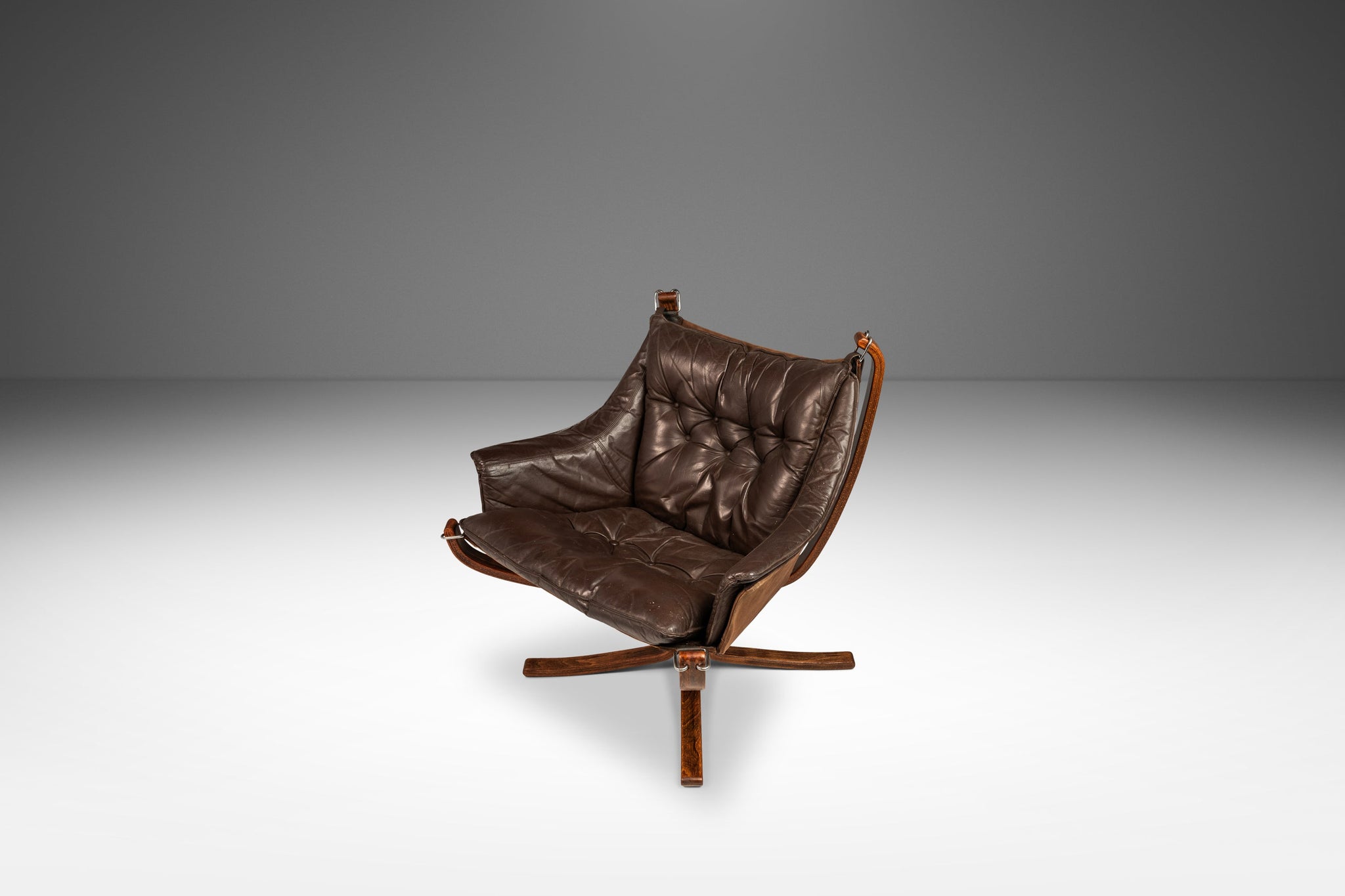 Rare Mid-Century Modern Winged Falcon Chair in Original Leather by Sig