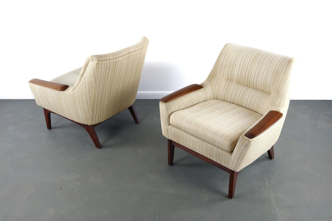 Set of 2 Swedish Mid Century Modern Lounge Chairs in Exquisite Walnut and Original Fabric-ABT Modern