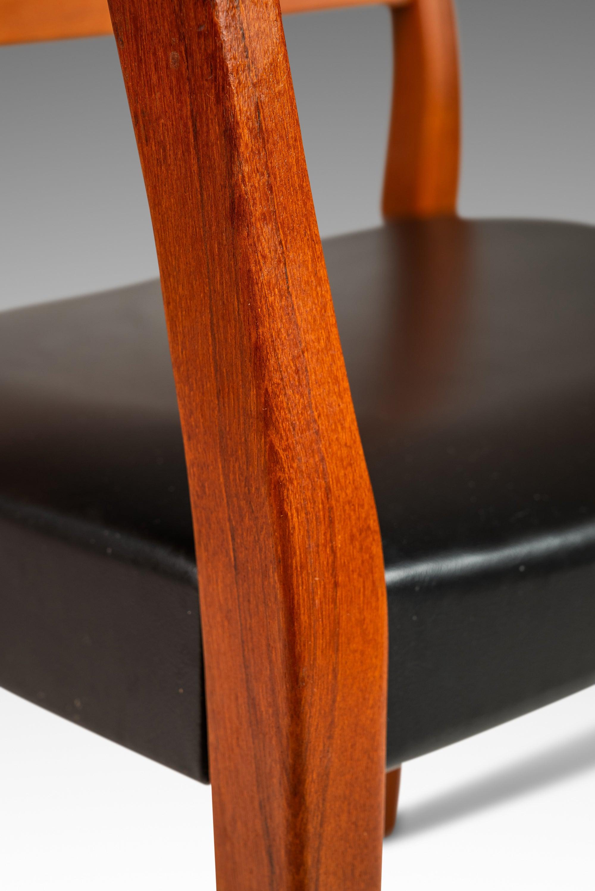 Set of Four (4) Mid-Century Modern Dining Chairs in Teak