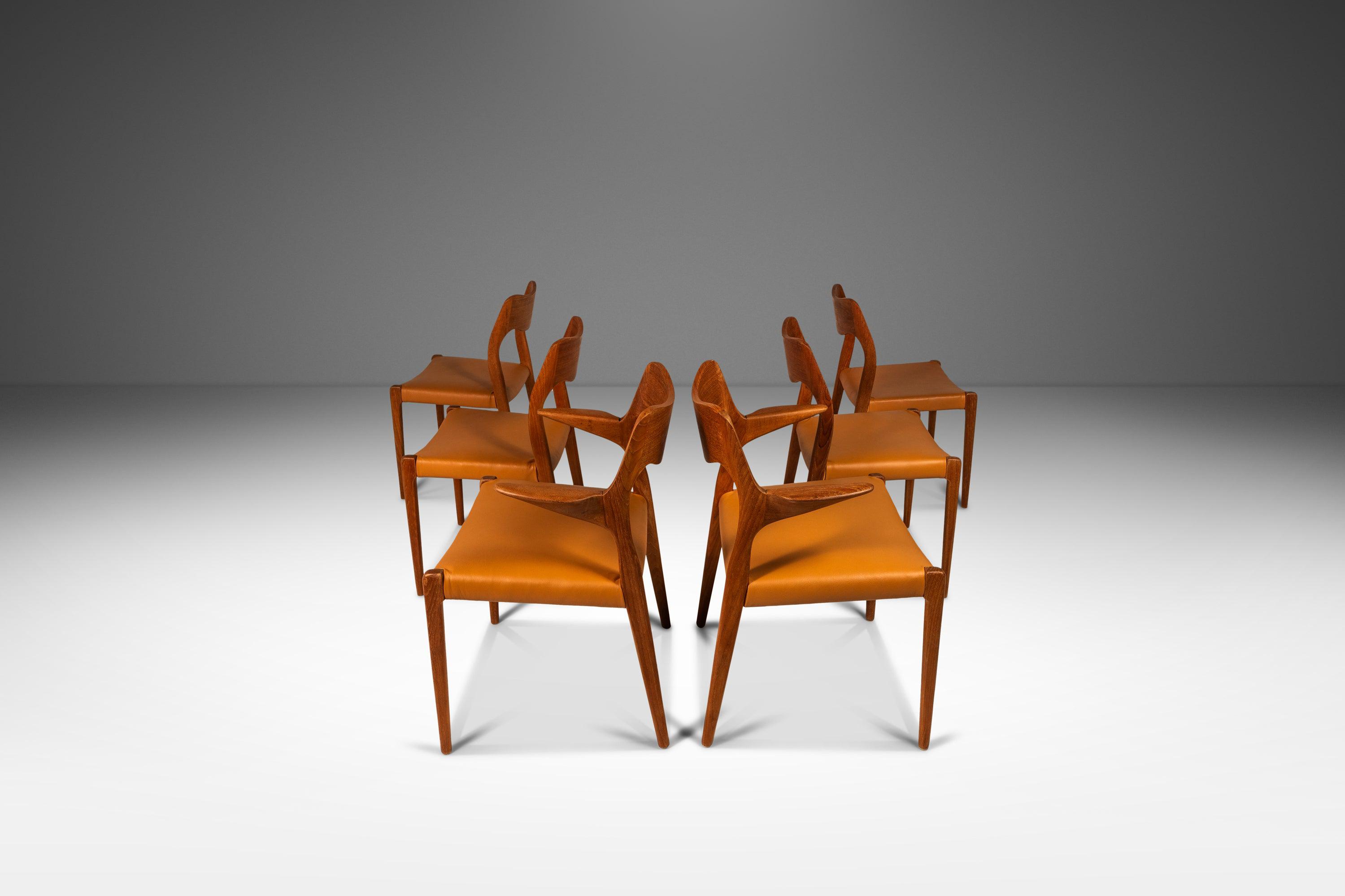 Set of 6 mid-century model 71 dining chairs by Neils Moller for