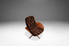 Load image into Gallery viewer, Rare Mid-Century Modern "Mrs." Lounge Chair in Walnut &amp; Original Vinyl by George Mulhauser for Plycraft, USA, c. 1960s
