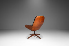 Load image into Gallery viewer, Rare Mid-Century Modern "Mrs." Lounge Chair in Walnut &amp; Original Vinyl by George Mulhauser for Plycraft, USA, c. 1960s
