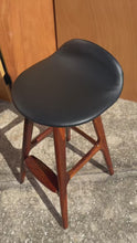 Load and play video in Gallery viewer, Danish Mid-Century Modern Model OD-61 Counter Height Bar Stool in Rosewood &amp; Leather by Erik Buch for O.D. Mobler, Denmark, 1960's
