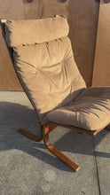 Load and play video in Gallery viewer, Mid-Century Scandinavian Modern High Back Siesta Lounge Chair &amp; Ottoman by Igmar Relling for Westnofa, Norway, c. 1970's
