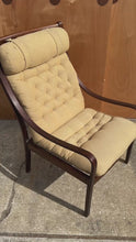 Load and play video in Gallery viewer, Mid-Century Danish Modern Bentwood Lounge Chair in Rosewood &amp; Original Fabric by Fredrik A. Kayser for Vatne Møbler, Denmark, c. 1970's
