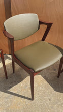 Load and play video in Gallery viewer, Set of Four ( 4 ) Danish Mid-Century Modern Model 42 Dining Chairs in Teak &amp; Leather by Kai Kristiansen, Denmark, c. 1960s
