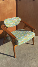 Load and play video in Gallery viewer, Rare Mid-Century Modern Low Profile 916-CC Captains Chair in Oak by Adrian Pearsall for Craft Associates, USA, c. 1960's
