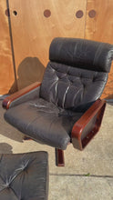 Load and play video in Gallery viewer, Set of Two (2) Scandinavian Modern Reclining Lounge Chairs &amp; Ottomans by Soda Galvano for Vatne Mobler, Norway, c. 1970s
