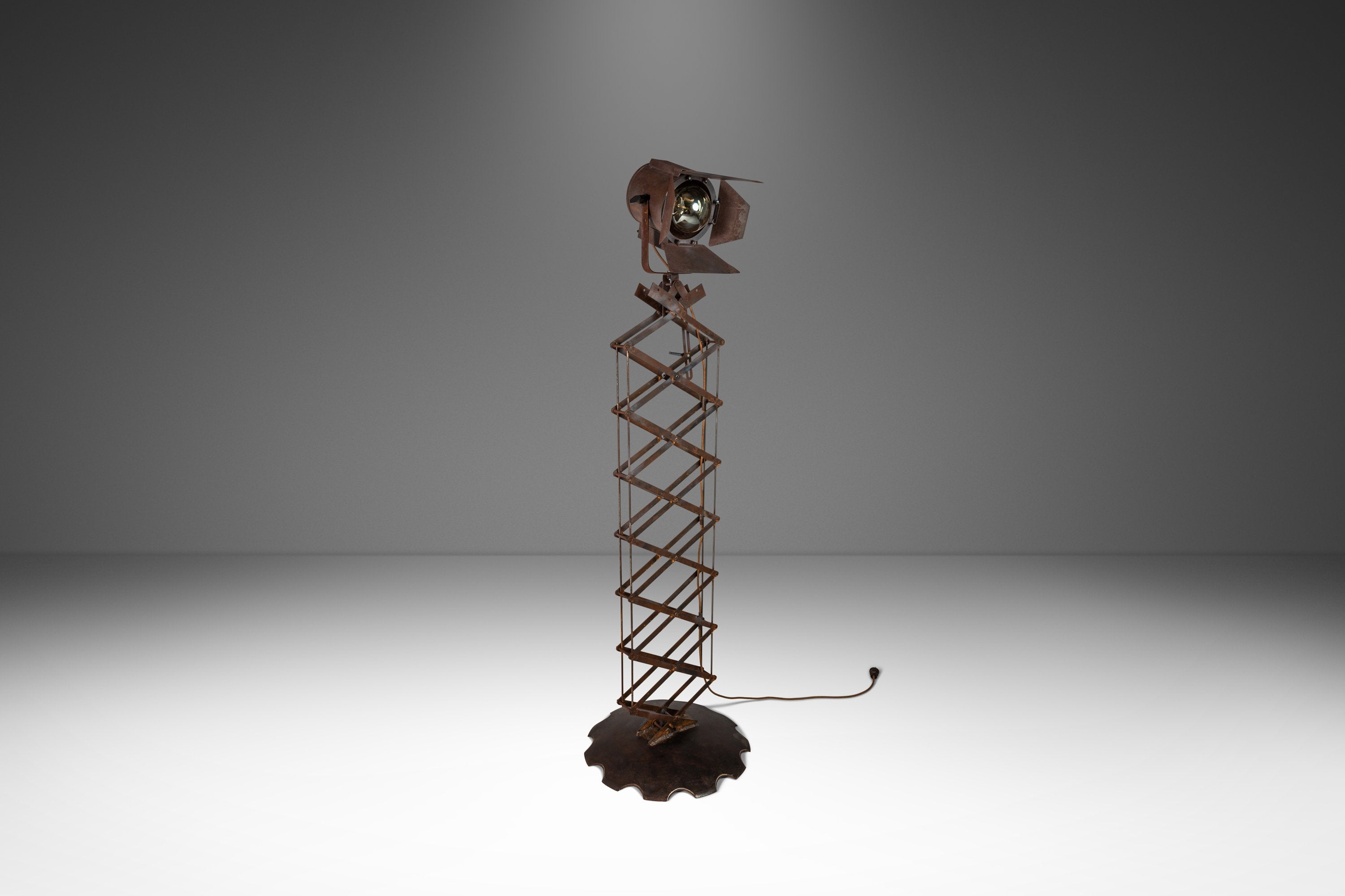 Le Passé Est Léger (1 of 3) Customized Industrial Stage Light / Stage