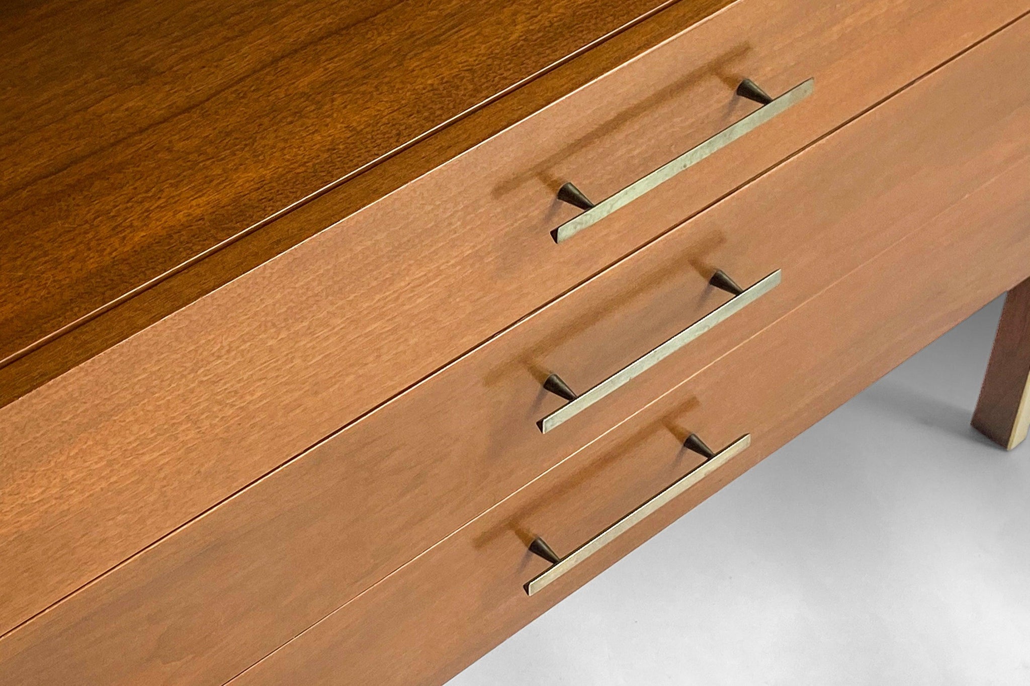 Mid-Century Linear Group Chest of Drawers by Paul McCobb for Calvin Fu