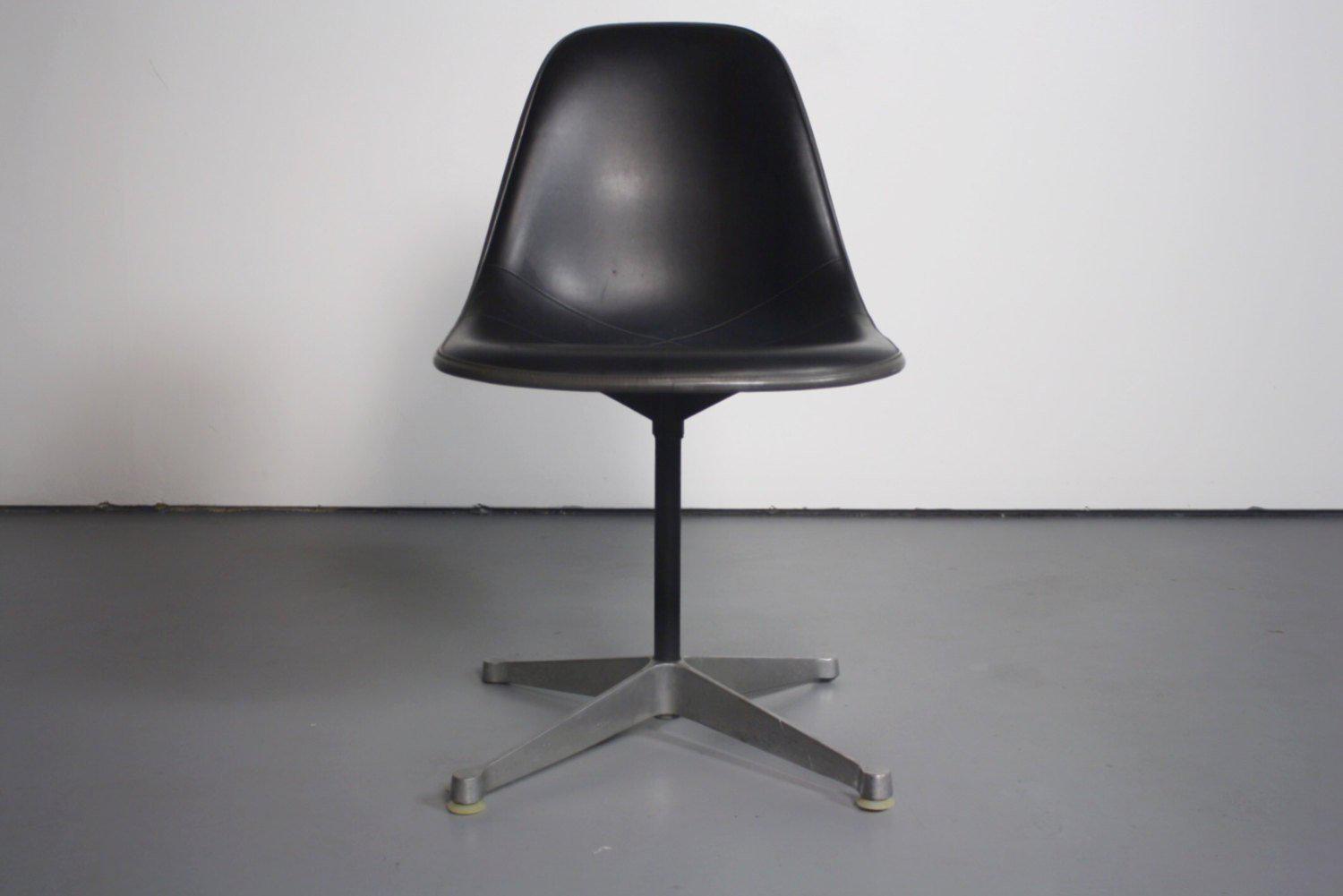 Mid Century Modern Charles Eames Shell Desk Chair for Herman Miller, U