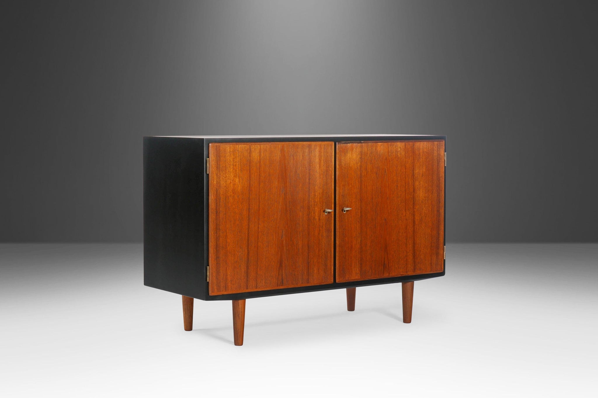 Hundevad cabinet discount