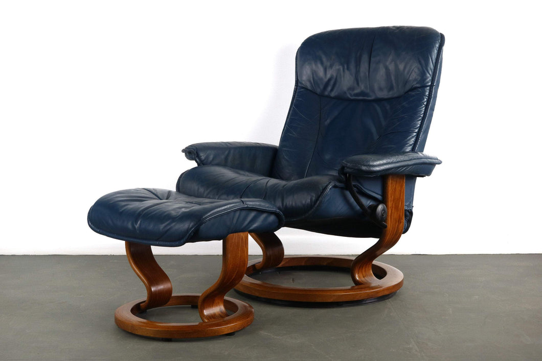 Mint Condition Vintage Stressless Ekornes Reclining Lounge Chair and Ottoman in Blue Leather-ABT Modern