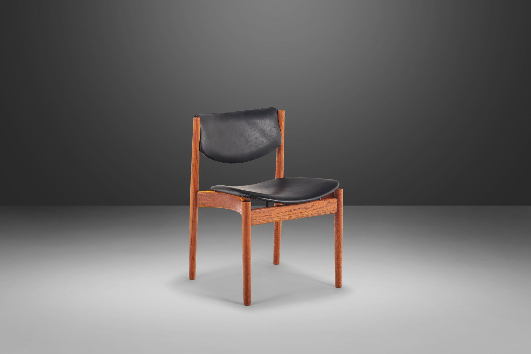 Walnut Chair in Desk for Leather 197 Juhl Model & Side / Franc by Finn