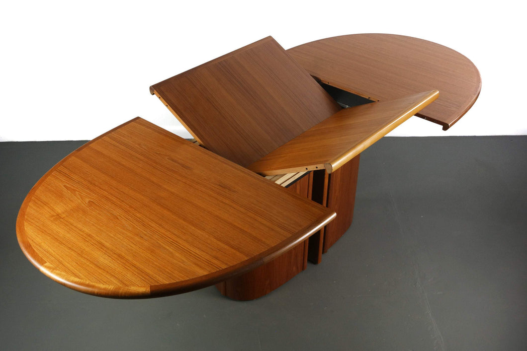 Oval Skovby Dining Table with Butterfly Leaf in Rich Teak, Denmark-ABT Modern