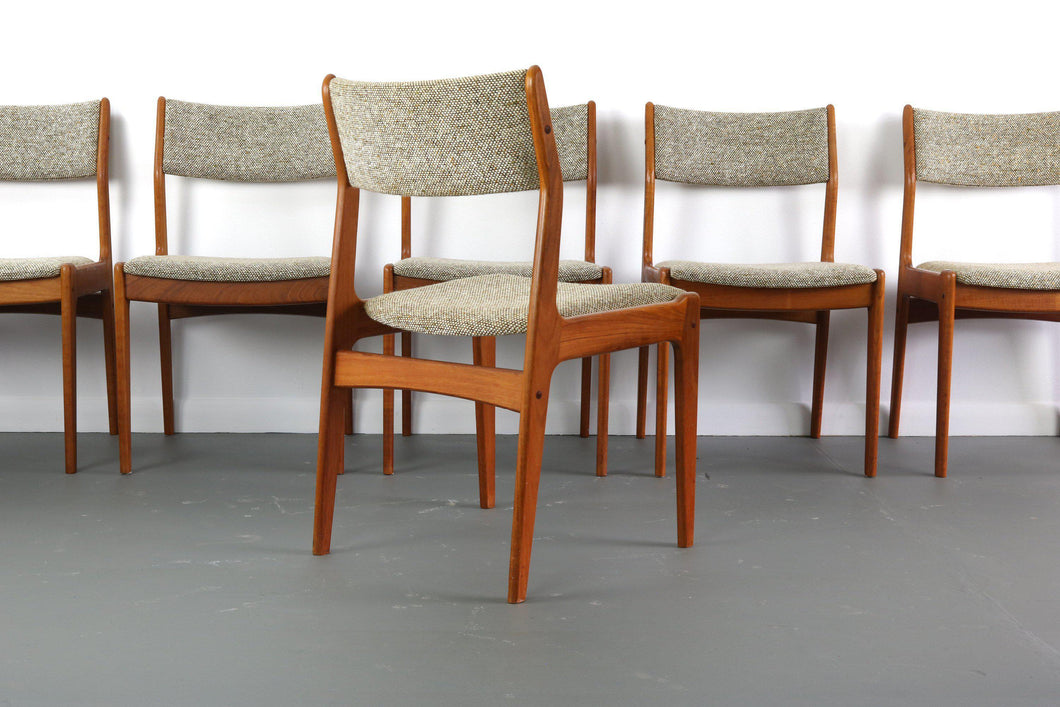 Set of 6 Mid Century Modern Teak Dining Chairs by Johannes Andersen for Uldum Mobelfabrik-ABT Modern