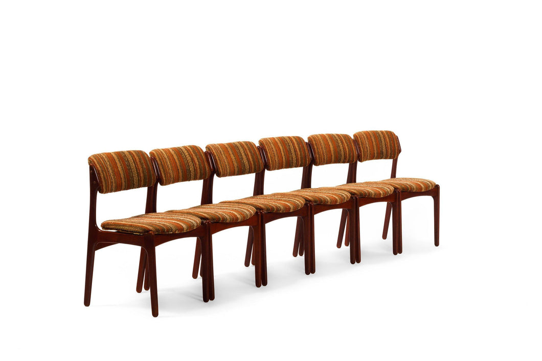 Set of Six (6) Erik Buch Model 49 Dining Chairs for Oddense Maskinsnedkeri A-S in Original Knit Upholstery-ABT Modern