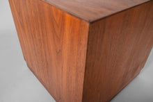 Load image into Gallery viewer, Set of Two (2) Modernist Cubes / End Tables in Walnut After Milo Baughman, c. 1965-ABT Modern
