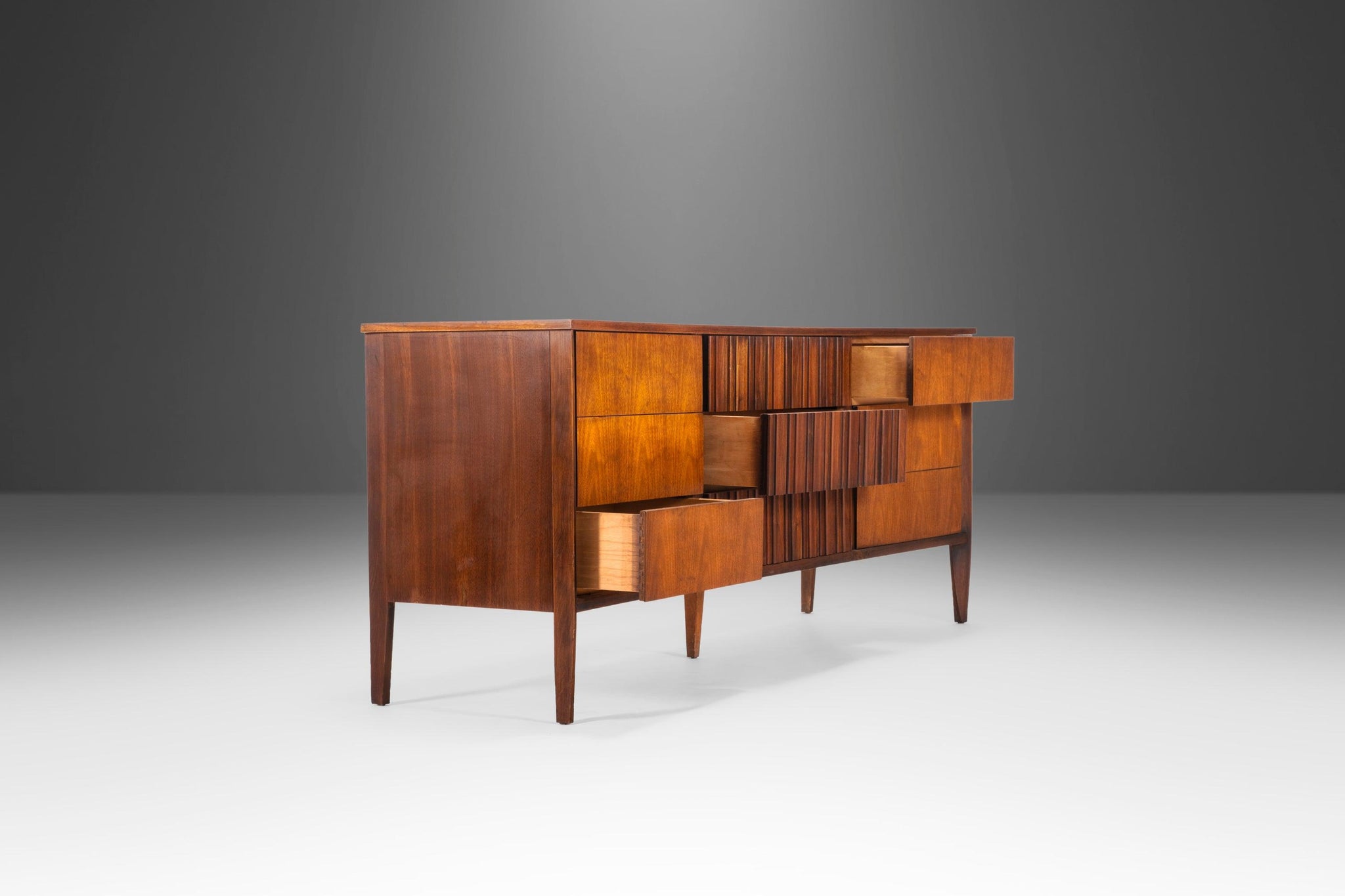 Strata Unagusta Contoured 9 Drawer Dresser / Credenza / TV Console, US